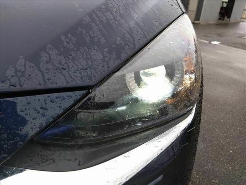 MAZDA2