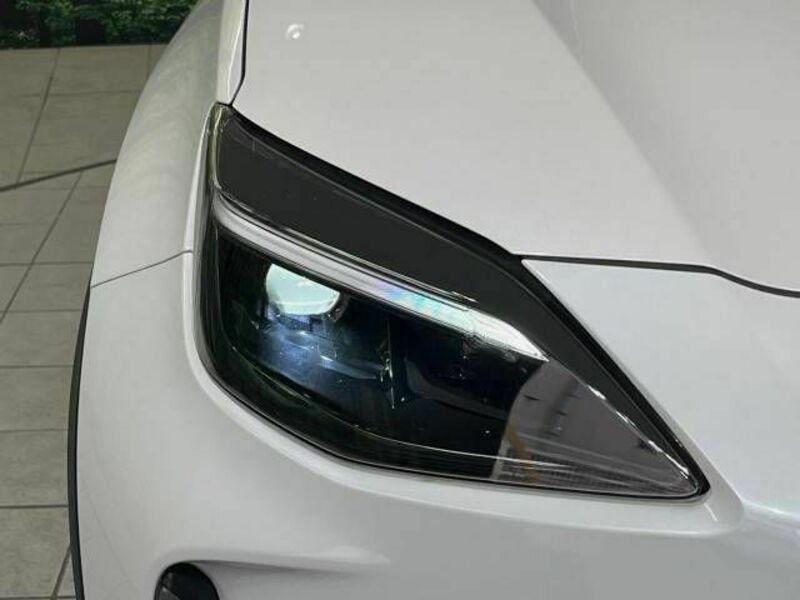 YARIS CROSS-11