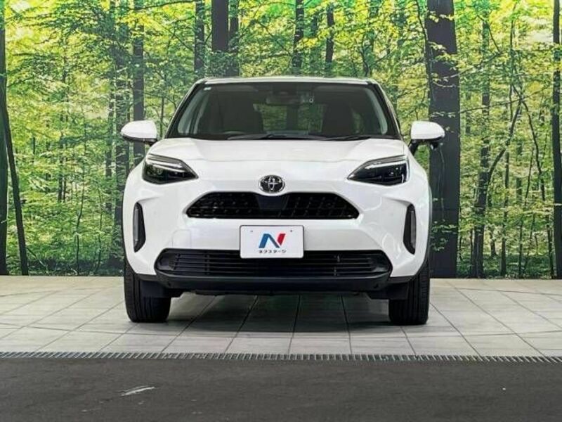 YARIS CROSS-13