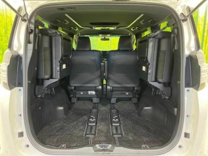 VELLFIRE-10