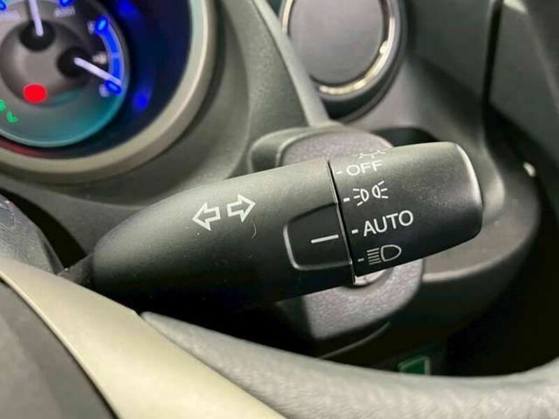 FIT HYBRID-16