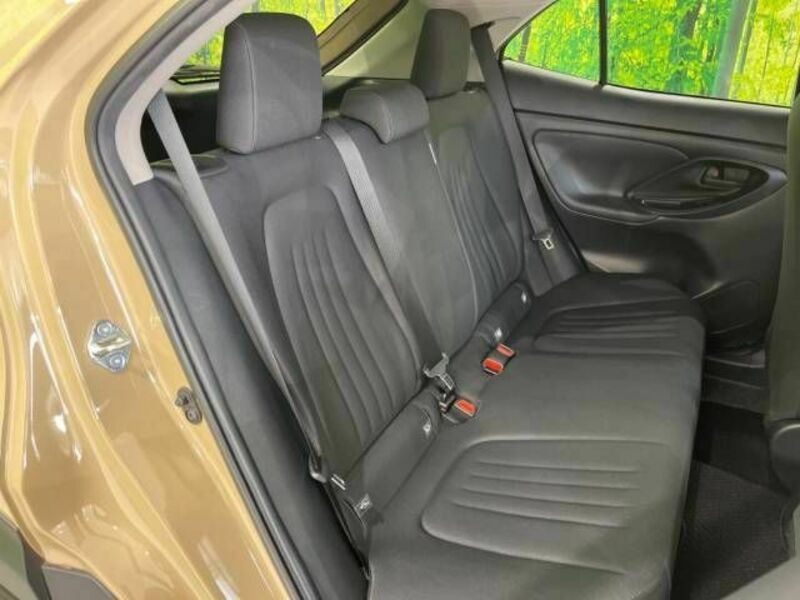 YARIS CROSS-8