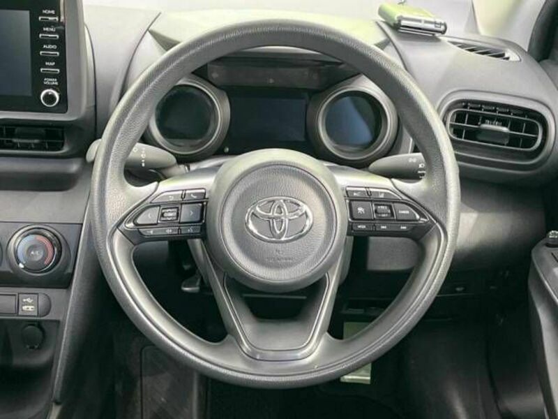 YARIS CROSS-10