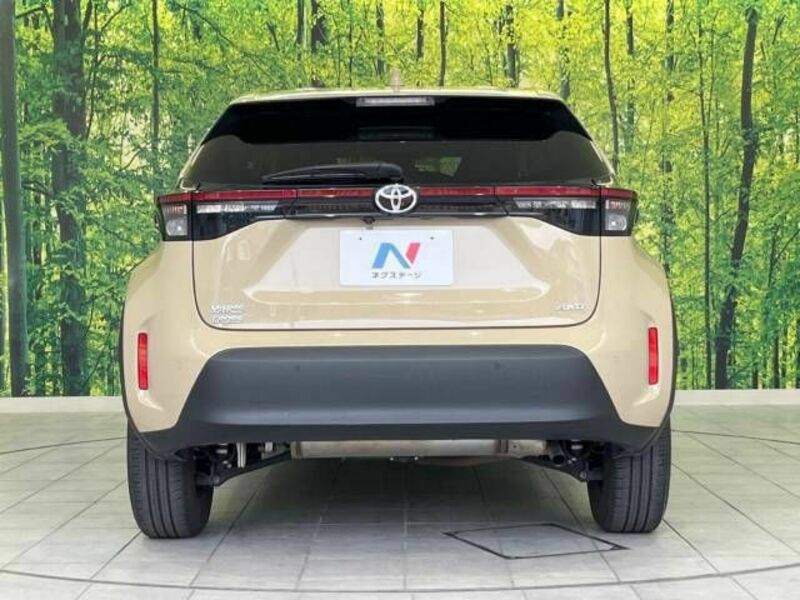 YARIS CROSS-14