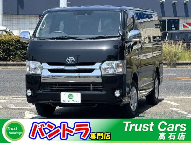 TOYOTA　HIACE VAN