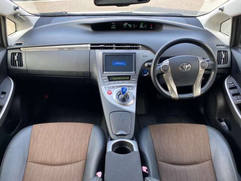PRIUS PHV