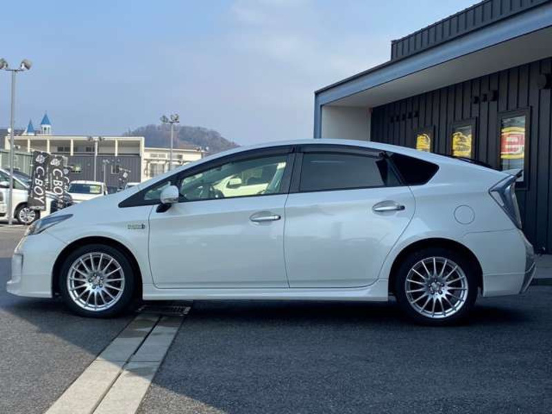 PRIUS PHV