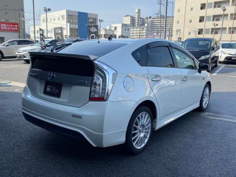 PRIUS PHV