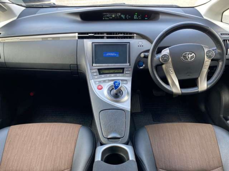 PRIUS PHV