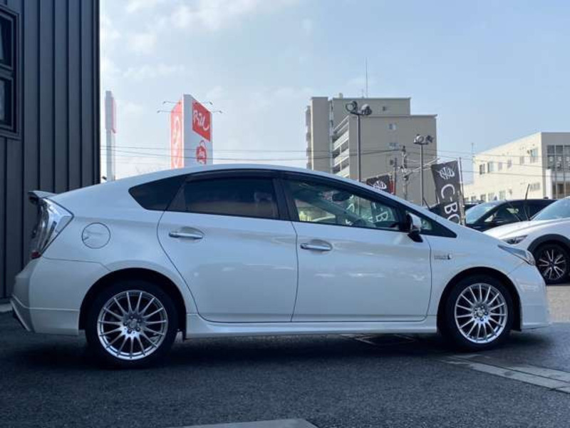 PRIUS PHV