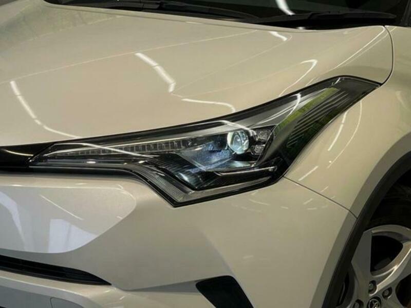 C-HR-12
