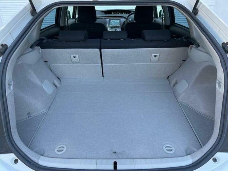 PRIUS-12