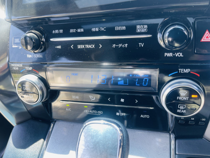 VELLFIRE-17