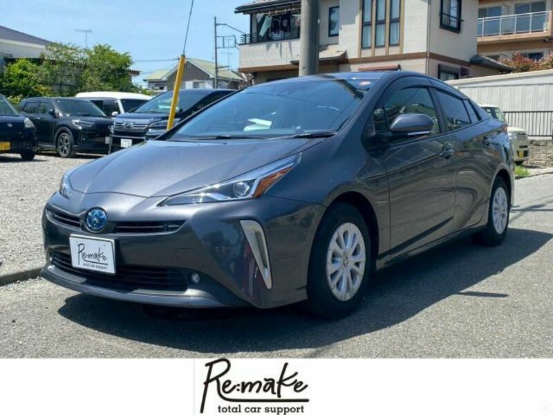TOYOTA　PRIUS
