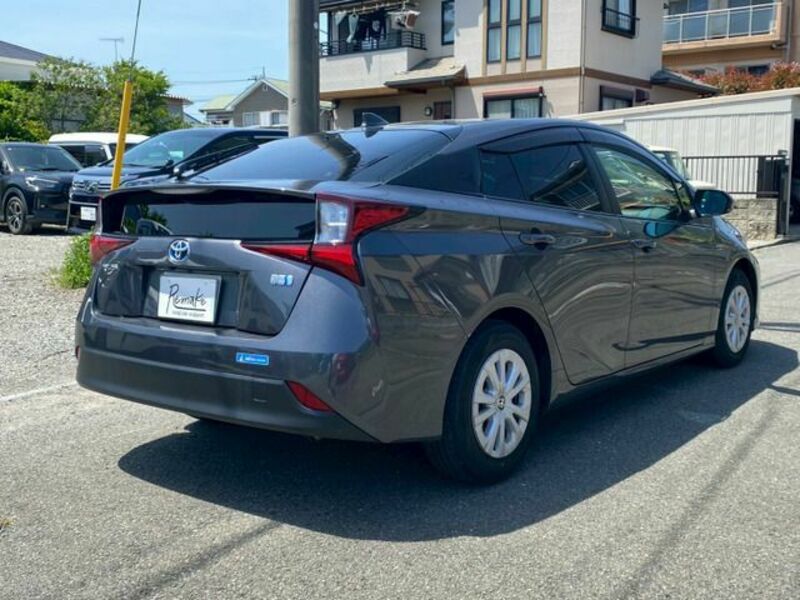 PRIUS-4