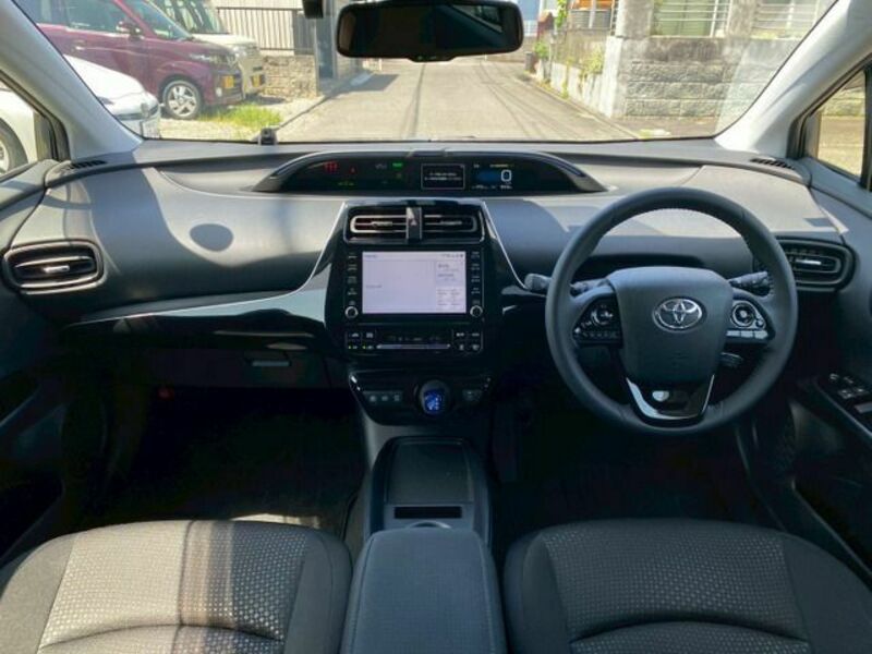 PRIUS-8