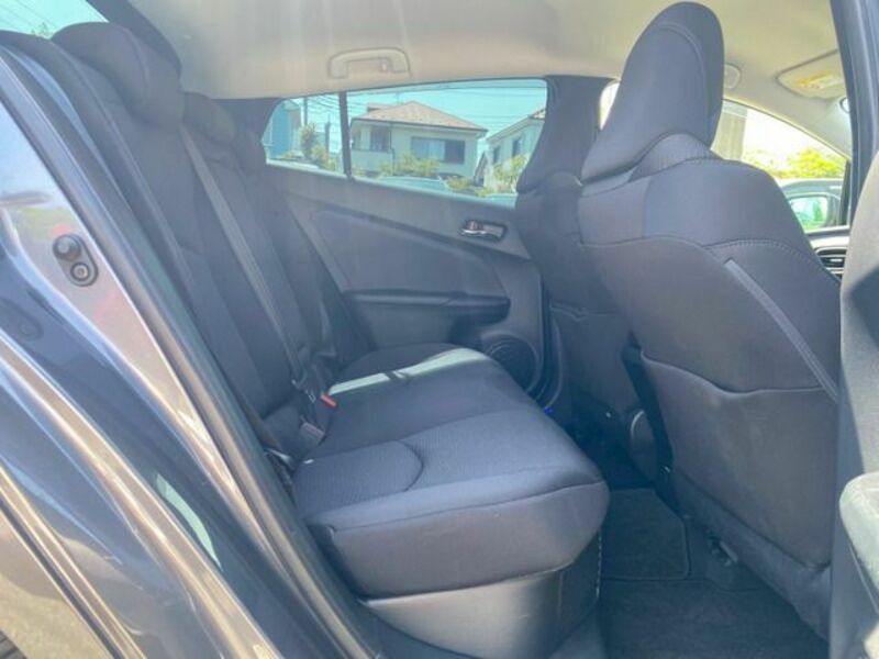 PRIUS-11