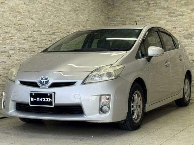 TOYOTA　PRIUS