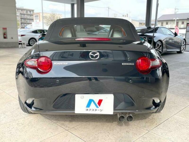 ROADSTER-15