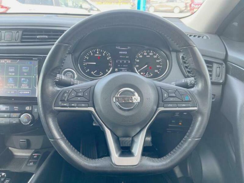 X-TRAIL-9