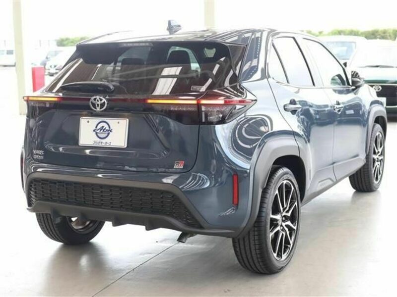 YARIS CROSS-6