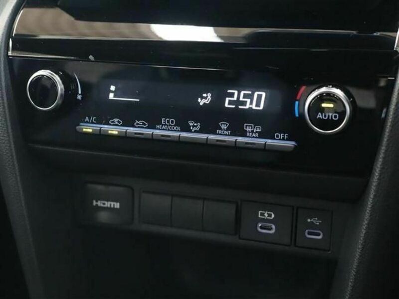 YARIS CROSS-10
