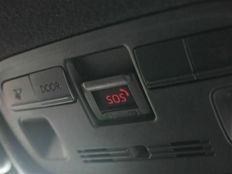 YARIS CROSS-13