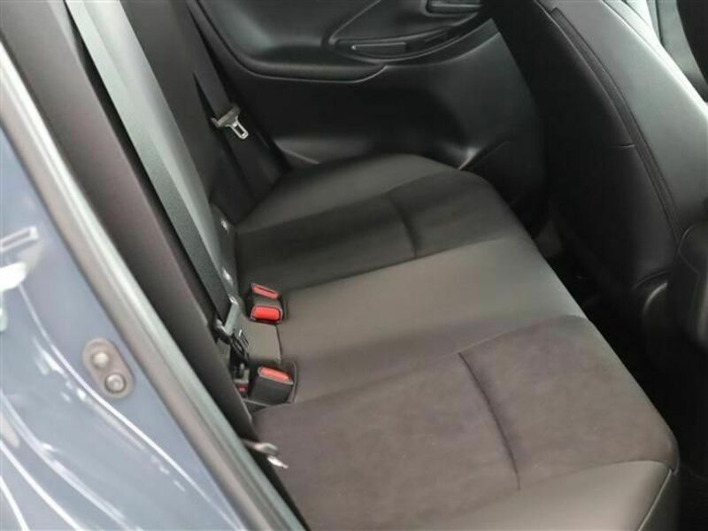 YARIS CROSS-18