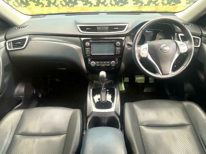 X-TRAIL-1