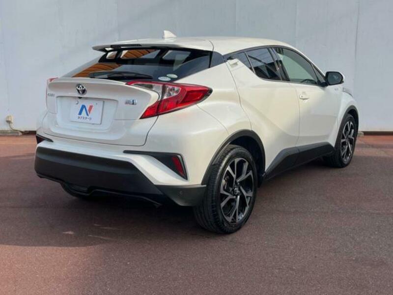 C-HR-15