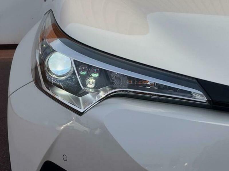 C-HR-11