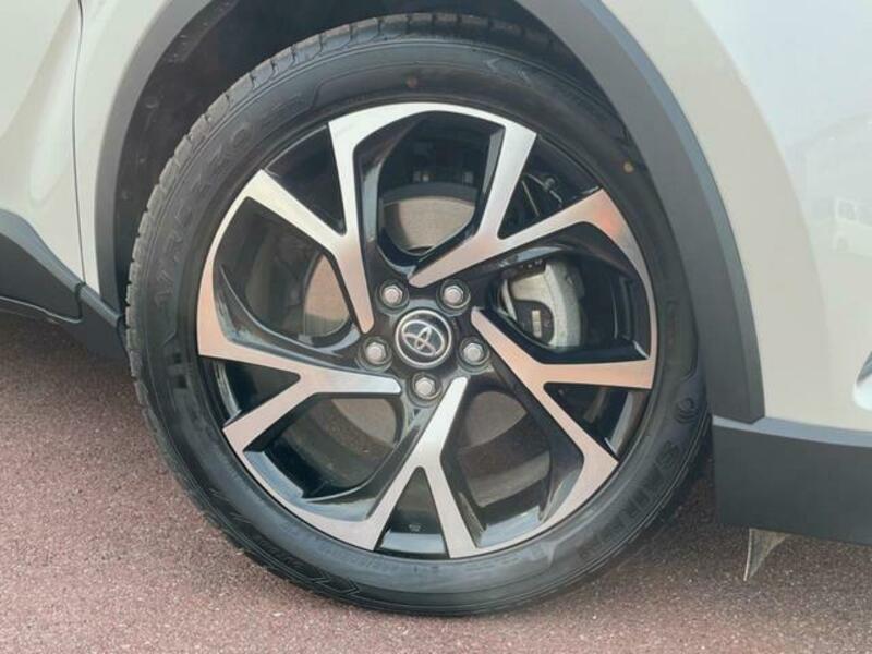 C-HR-12