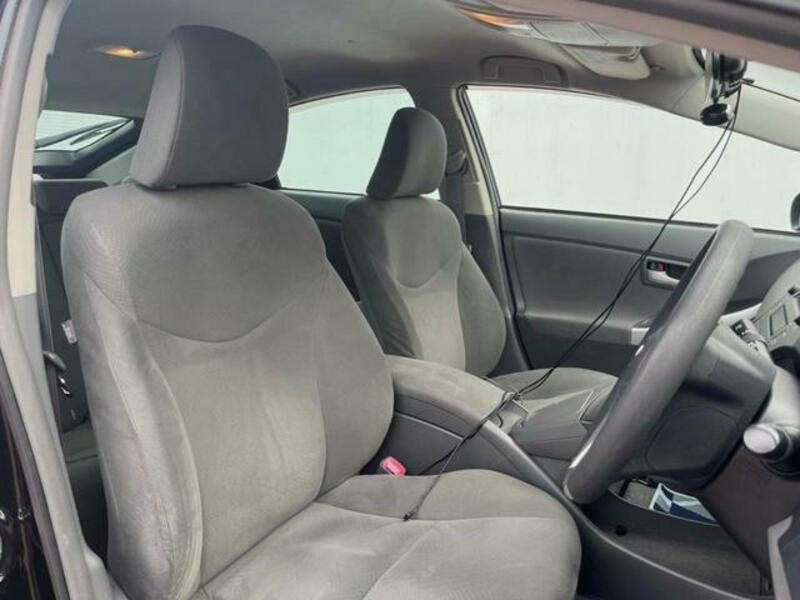PRIUS-6