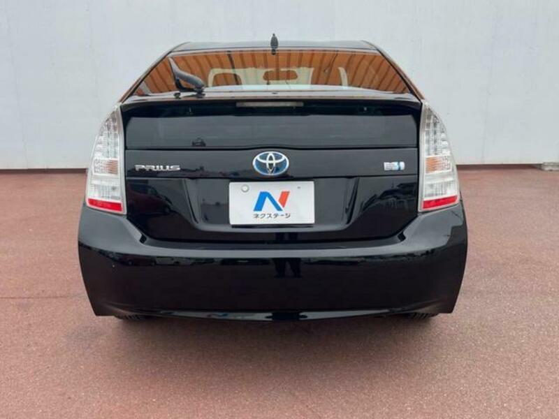 PRIUS-12