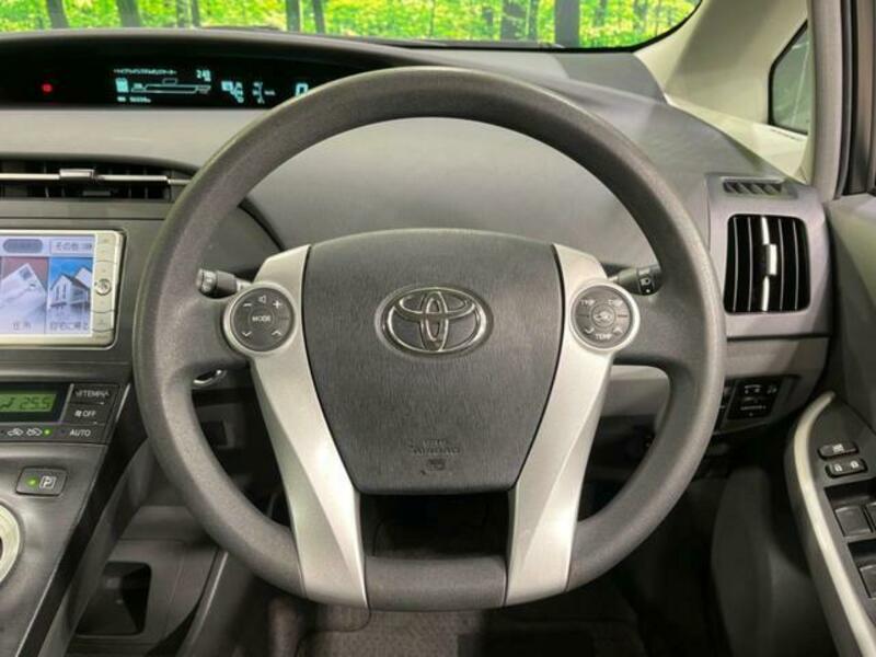 PRIUS-11