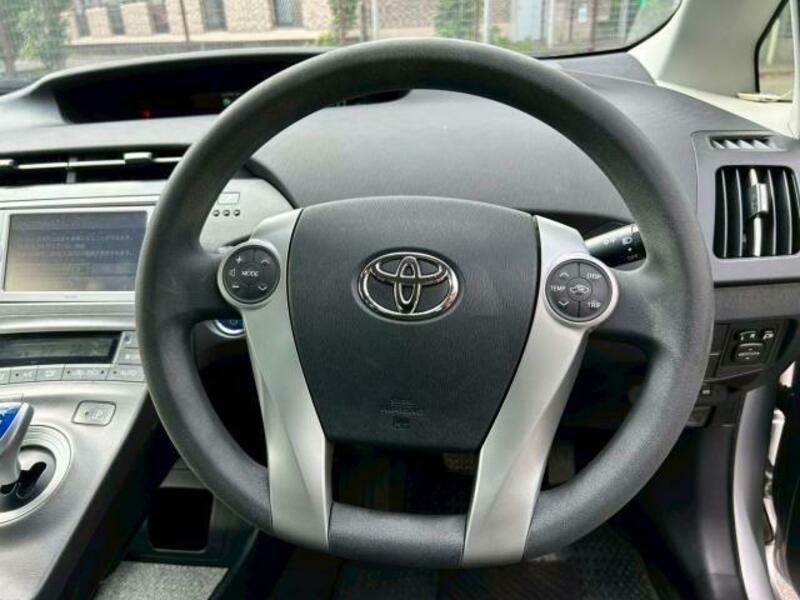 PRIUS-16