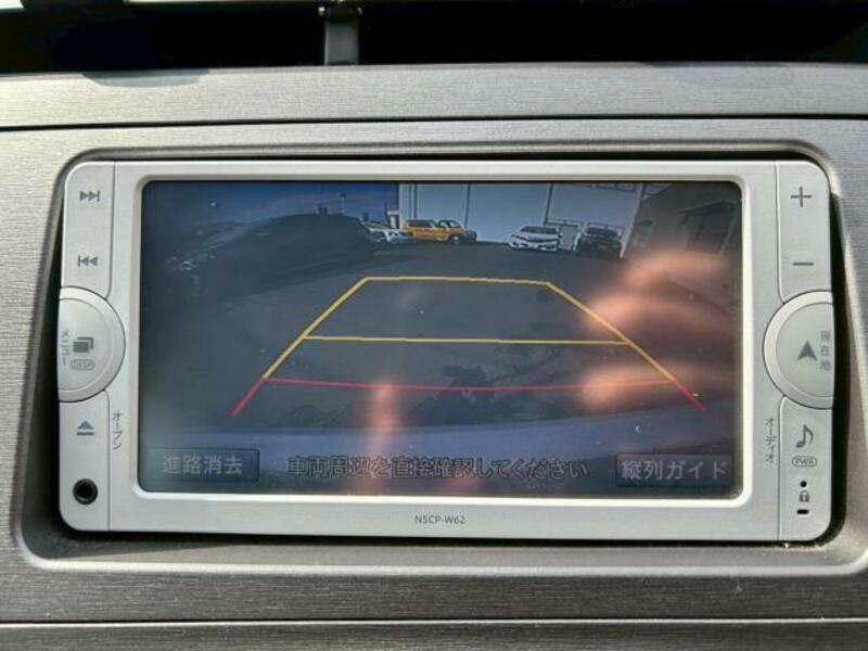 PRIUS-17