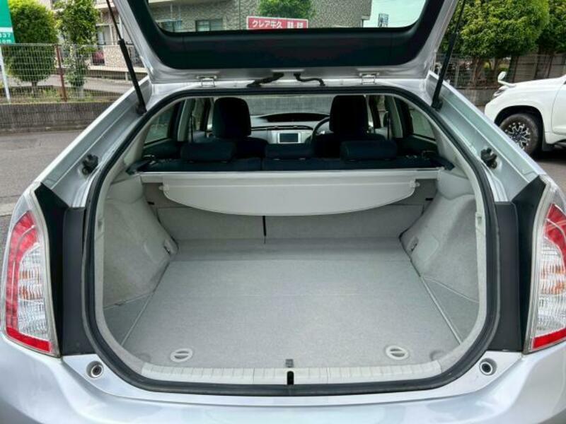 PRIUS-18