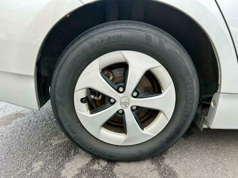PRIUS-8