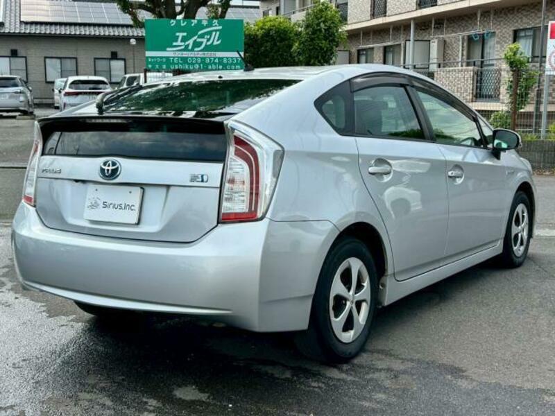 PRIUS-13