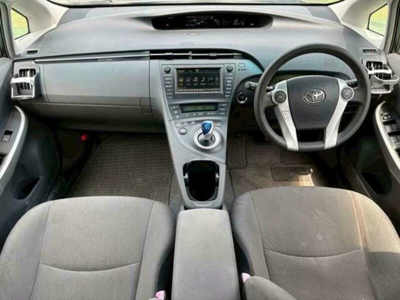 PRIUS-4