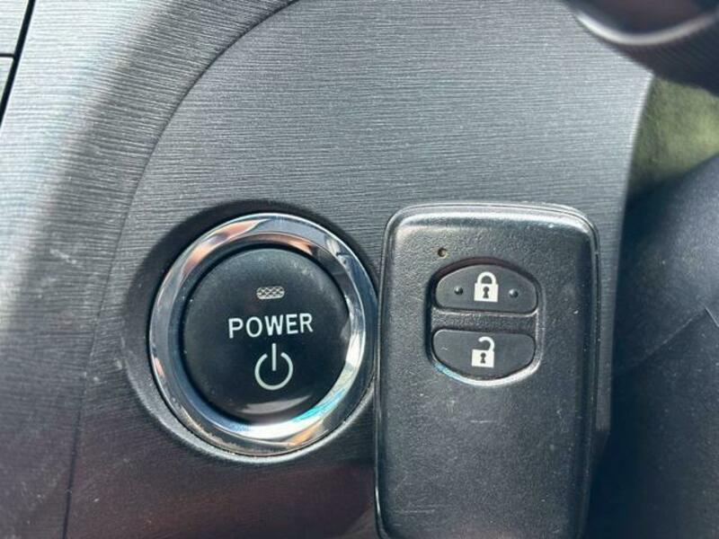 PRIUS-8
