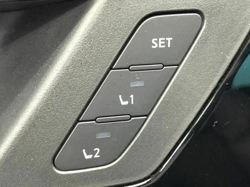 OUTLANDER PHEV-9
