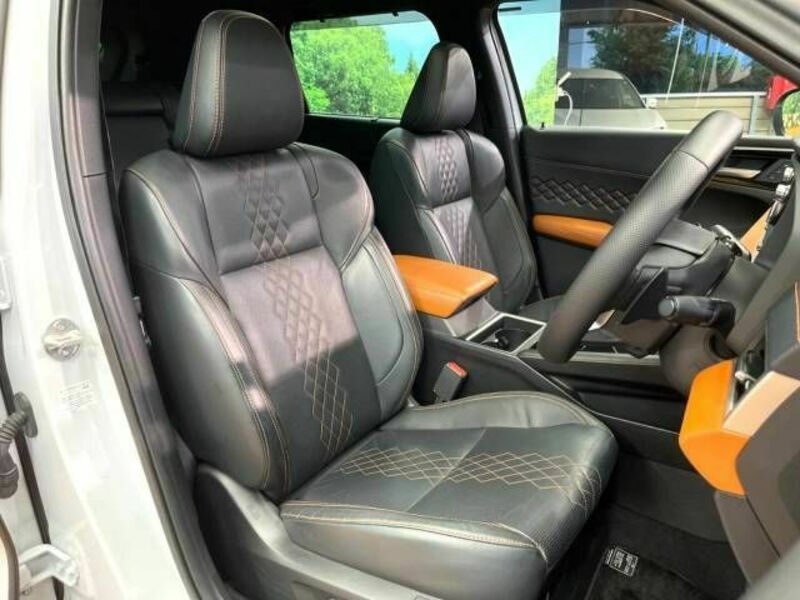OUTLANDER PHEV-11