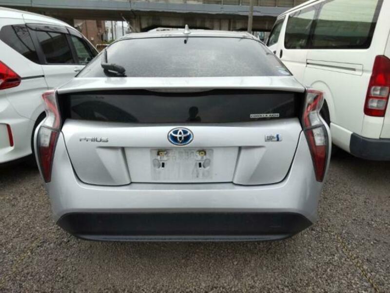 PRIUS-4