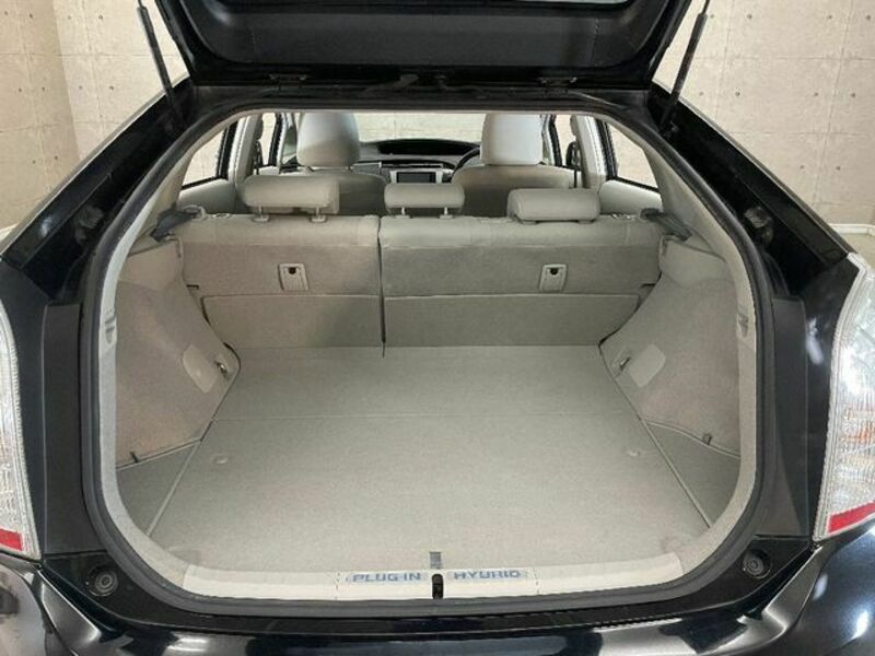 PRIUS PHV