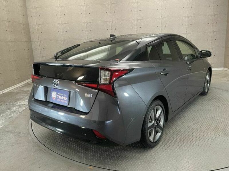 PRIUS-3