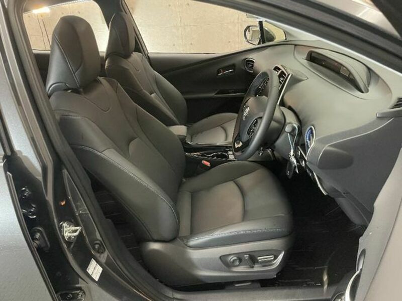 PRIUS-8