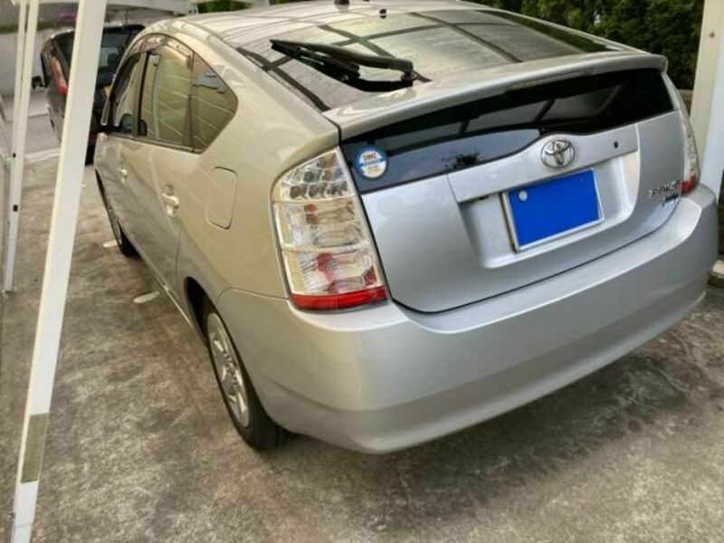 PRIUS-4