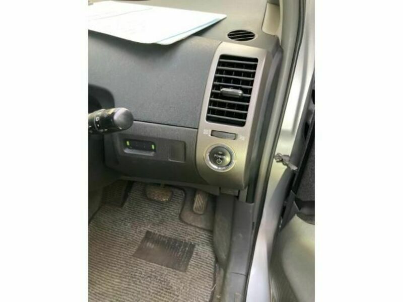 PRIUS-17